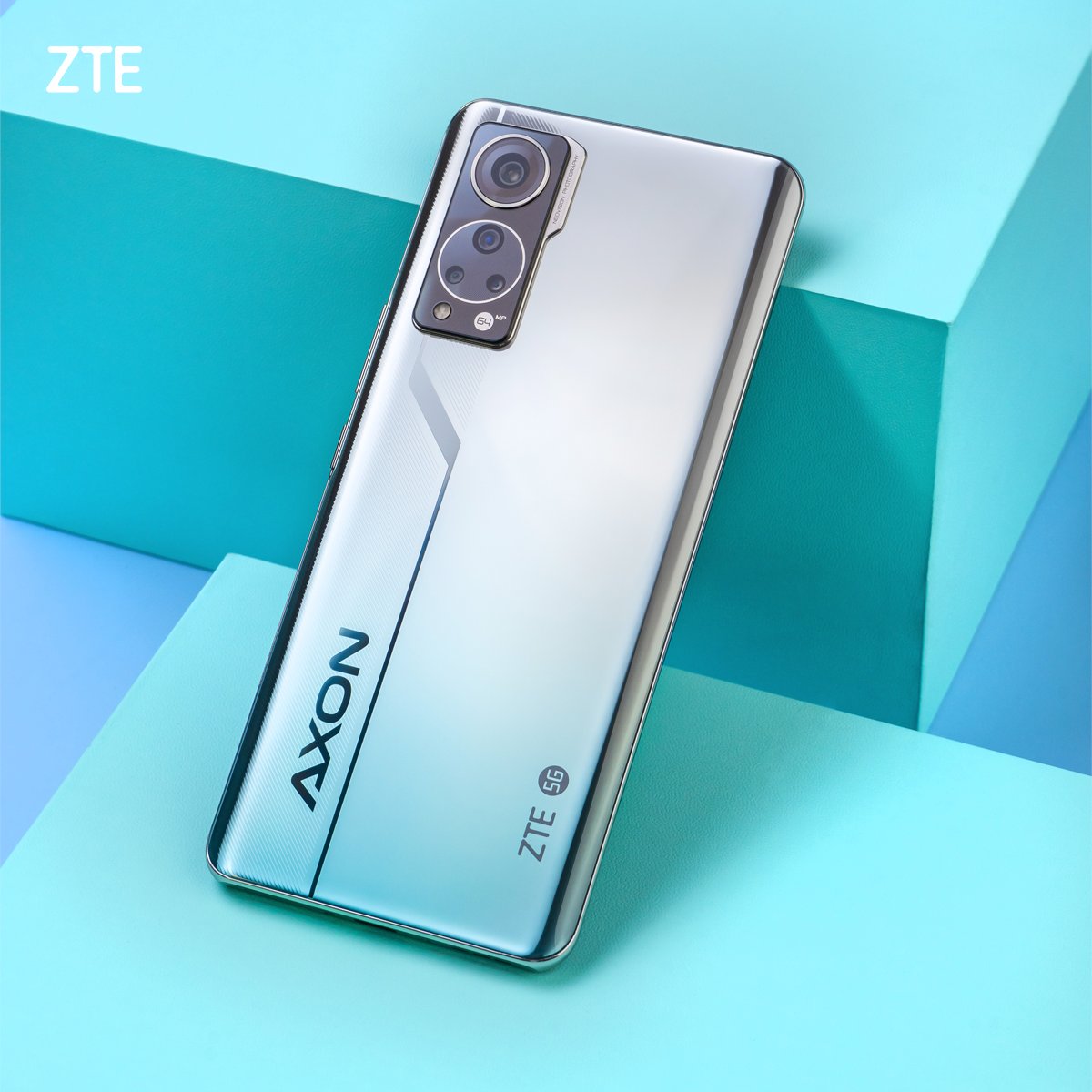 smartfon ZTE Axon 30